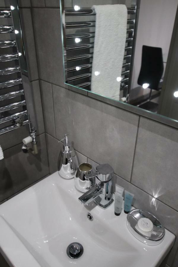 Halifax House, One Bedroom Apartment 216 ภายนอก รูปภาพ